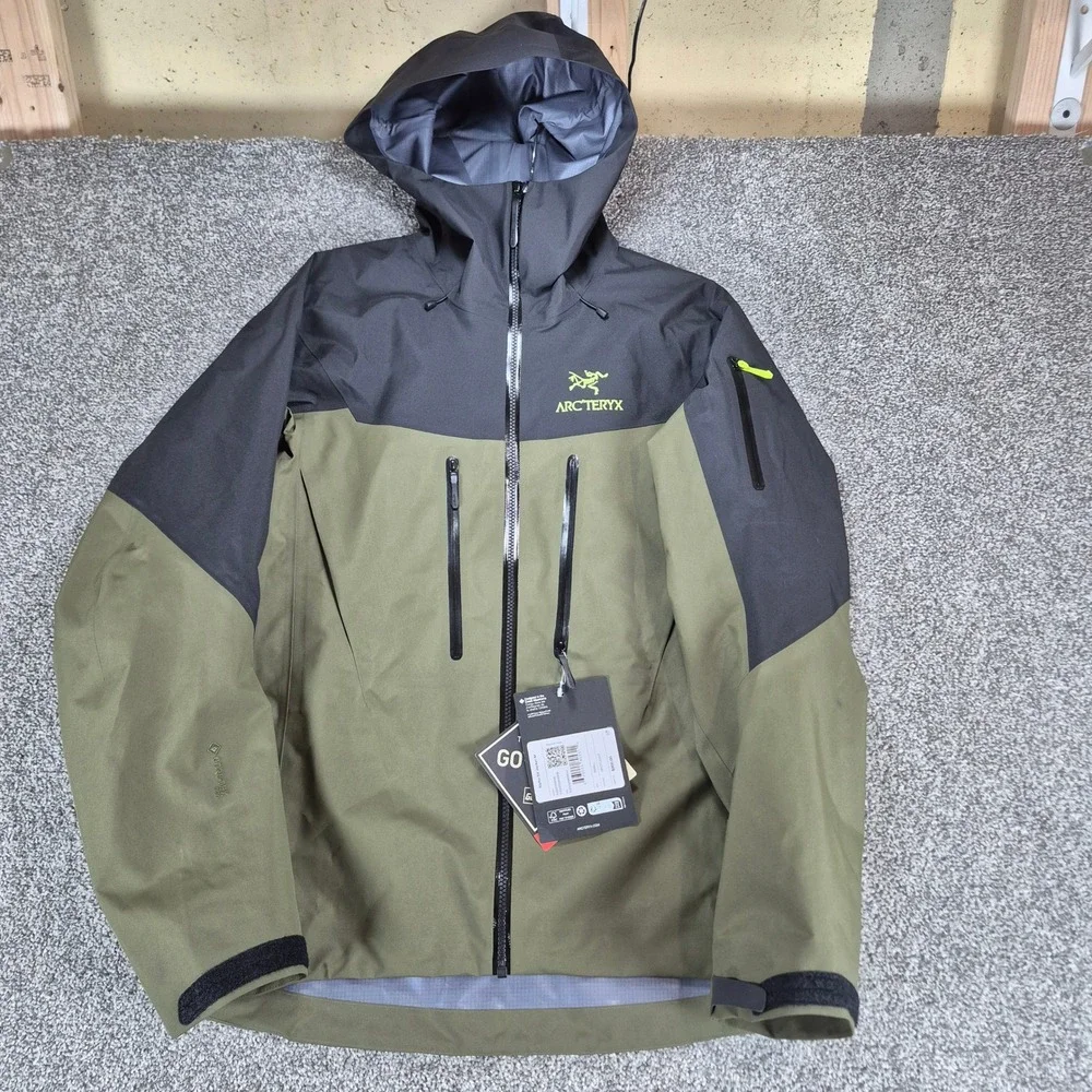 Arc'teryx Alpha‎ SV Jacket Mens Small Spotlight Green GORE-TEX Waterproof Shell